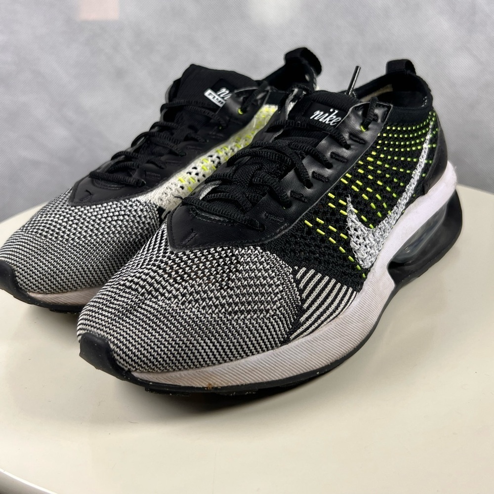 Nike Air Max Flyknit Racer Oreo Shoes Black White Volt Sz 7.5 great condition